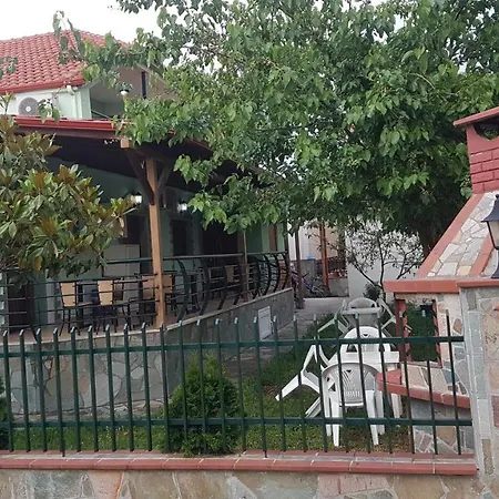 Relax بيت ضيافة Vrasná